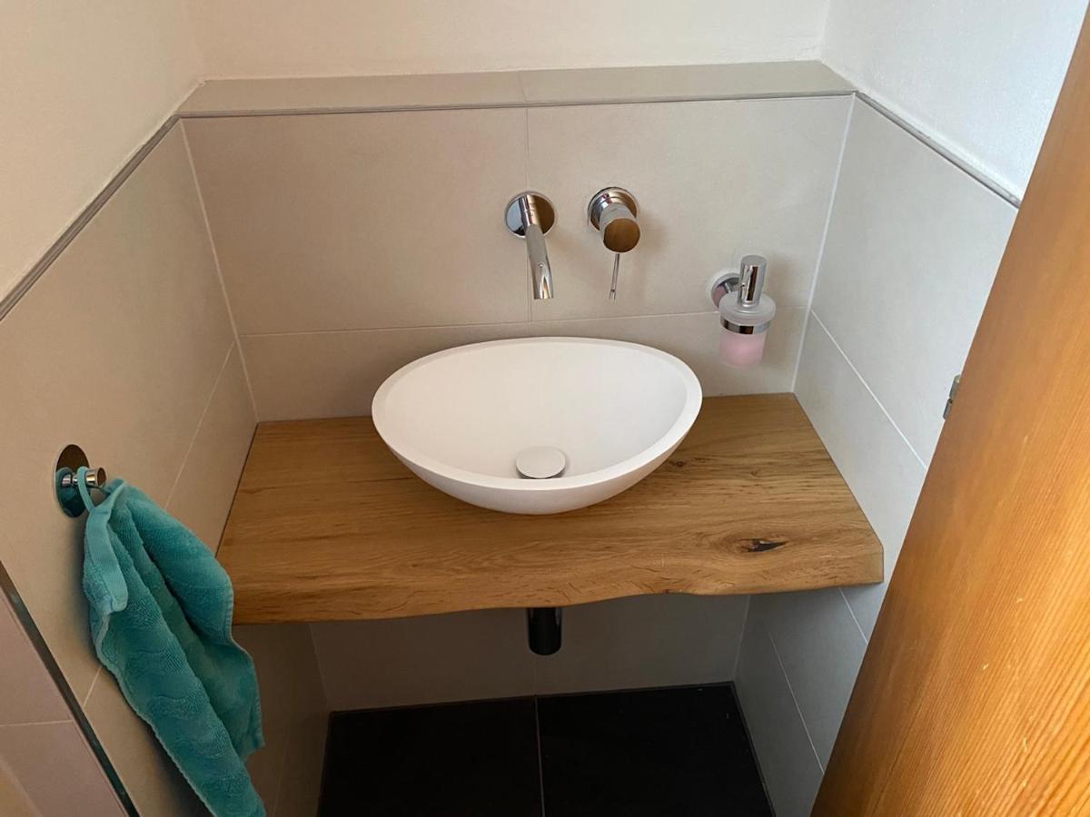 Spring Inn Apartments Майринген Екстериор снимка