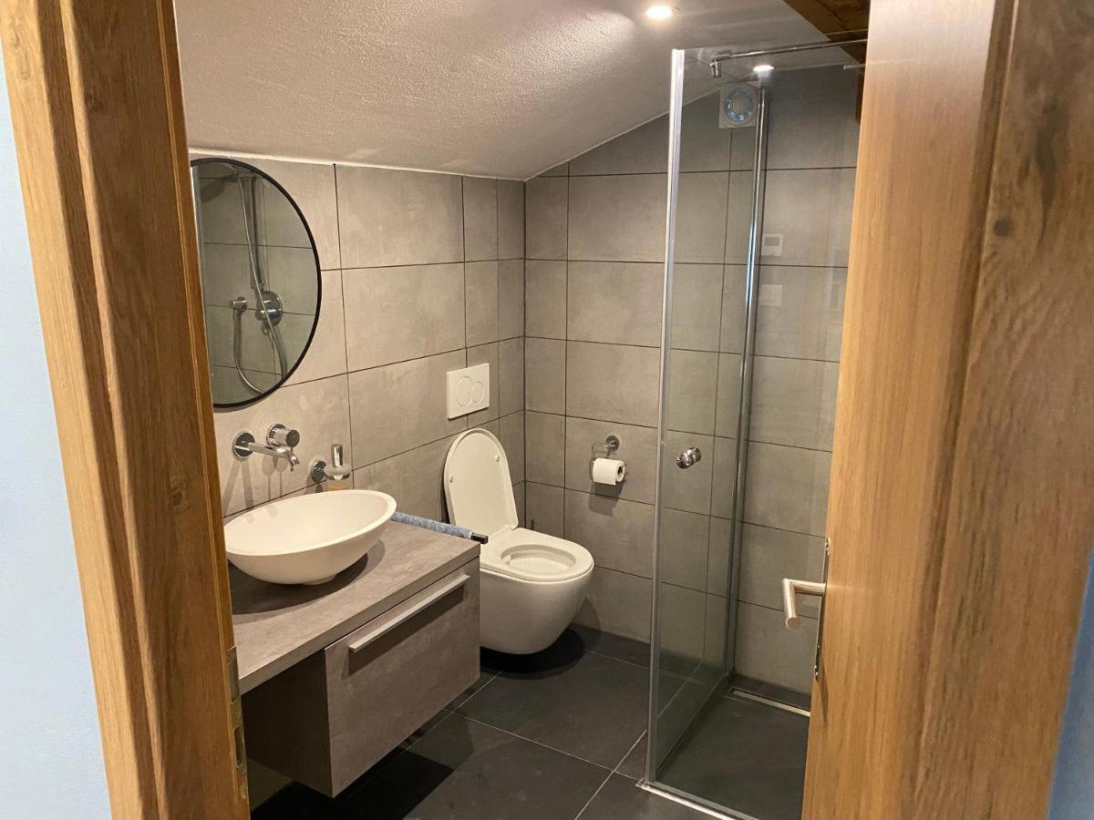 Spring Inn Apartments Майринген Екстериор снимка