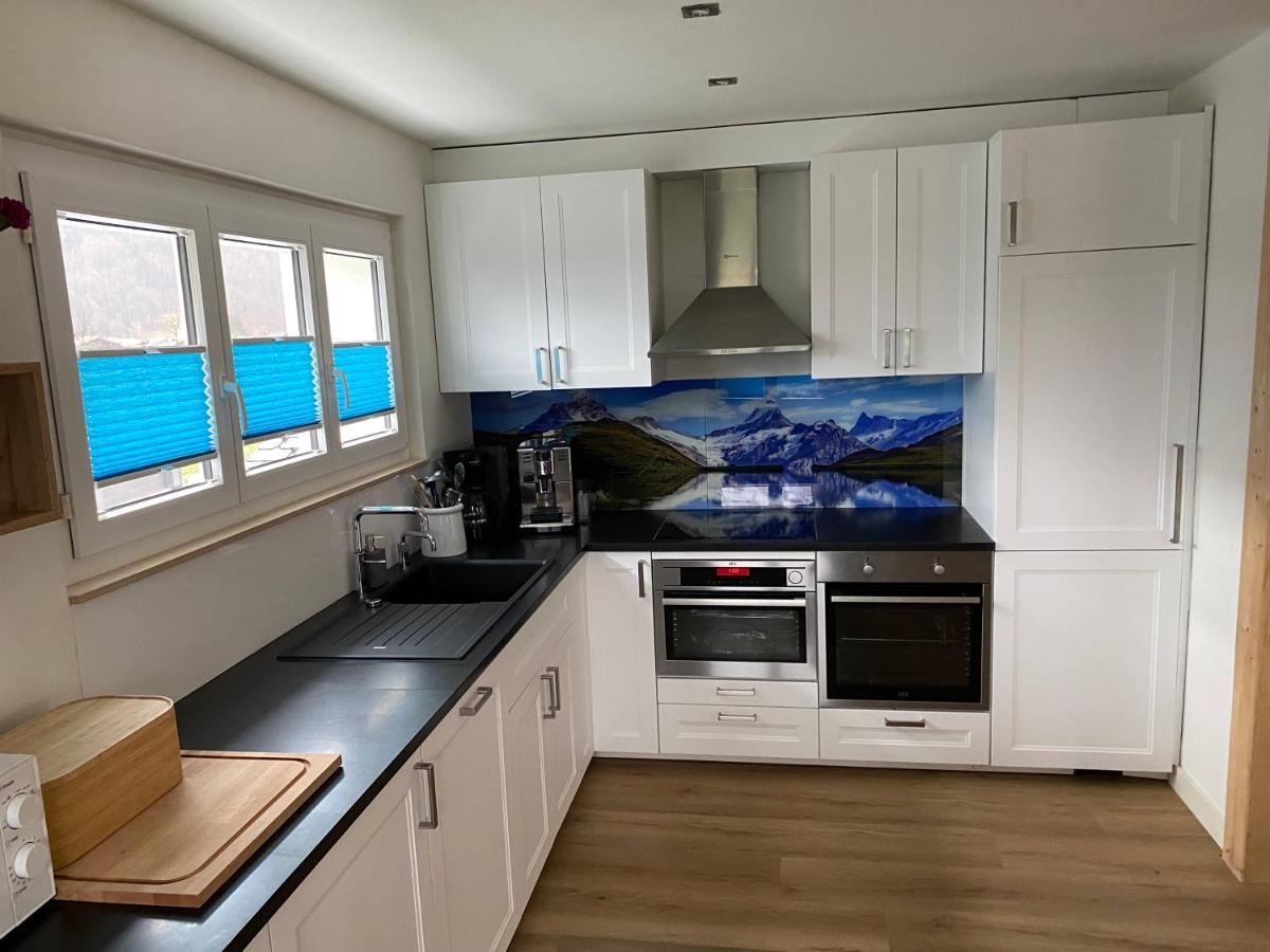 Spring Inn Apartments Майринген Екстериор снимка