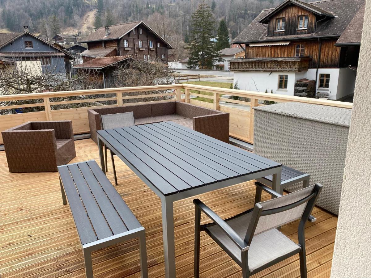 Spring Inn Apartments Майринген Екстериор снимка