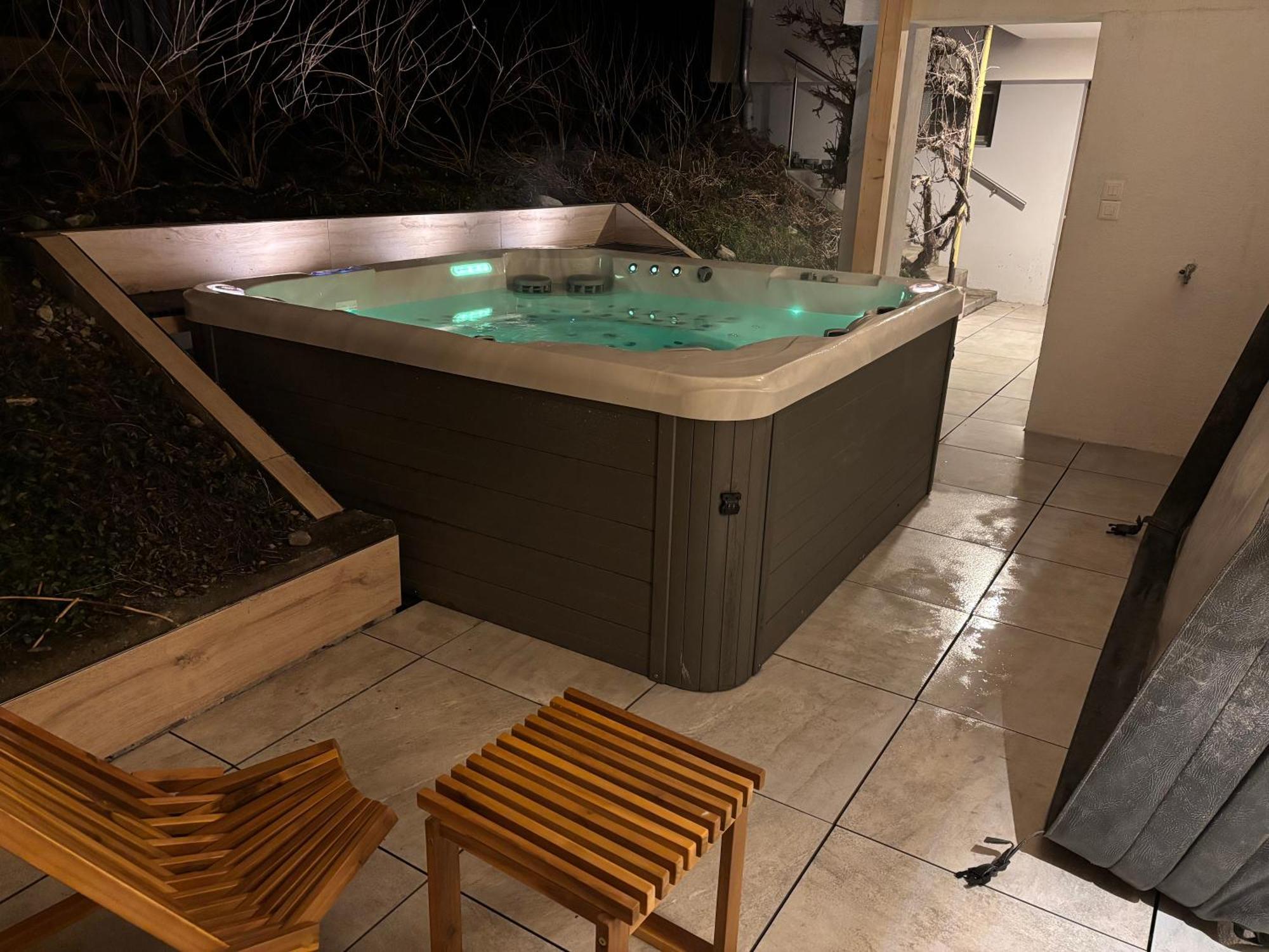 Spring Inn Apartments Майринген Екстериор снимка