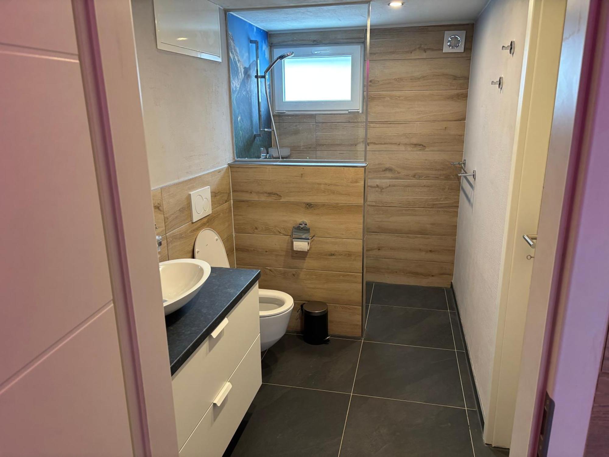 Spring Inn Apartments Майринген Екстериор снимка