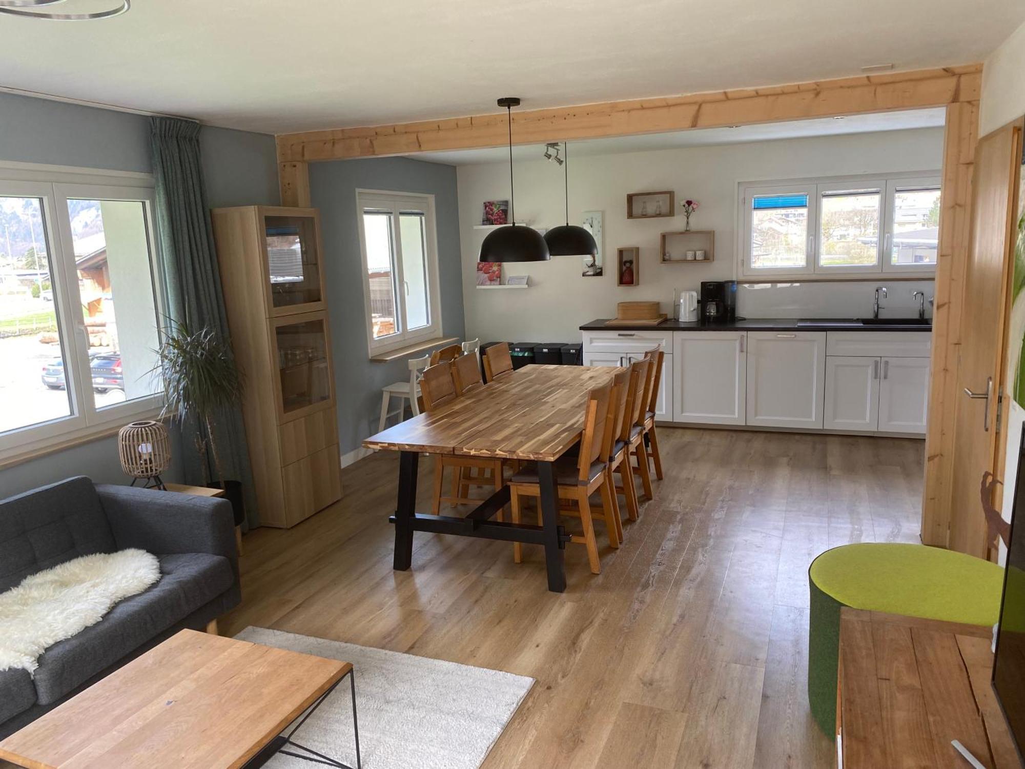 Spring Inn Apartments Майринген Екстериор снимка